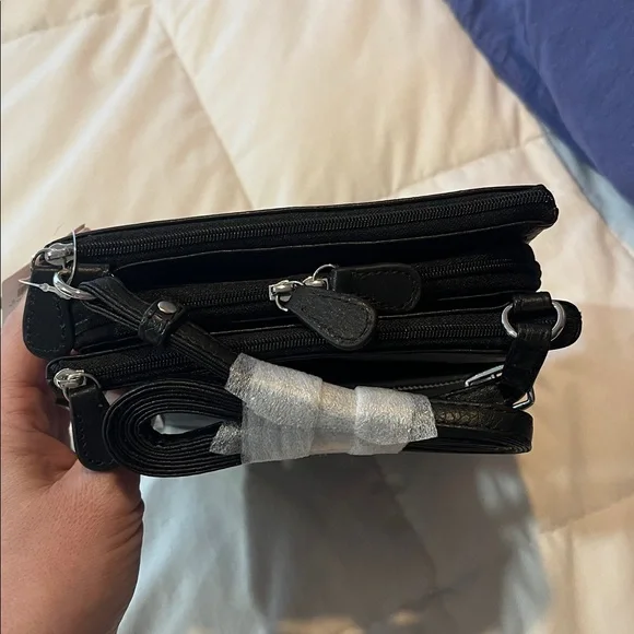 Giani Bernini Leather Crossbody Bag - Picture 12 of 12